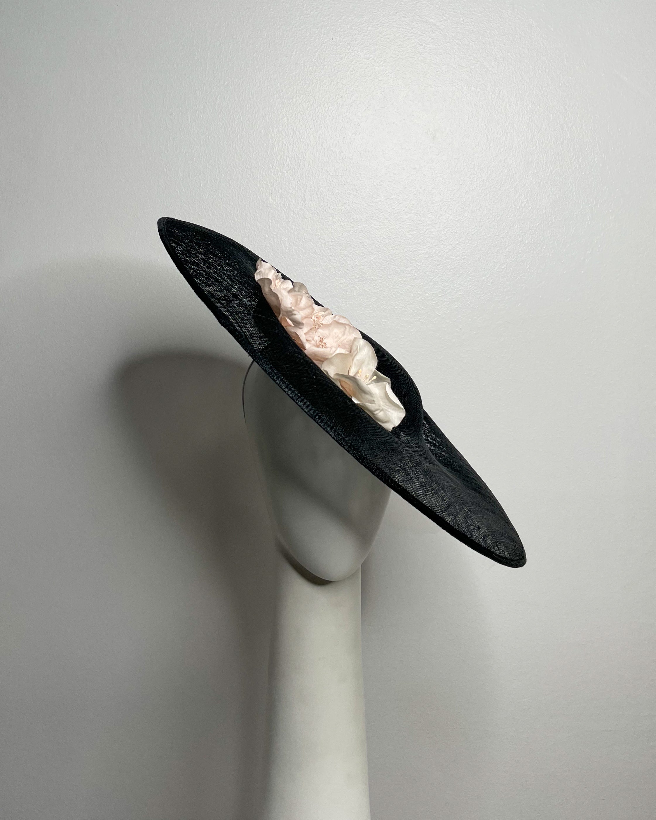 POPPY BLUSH Black curved disc with handmade silk poppies