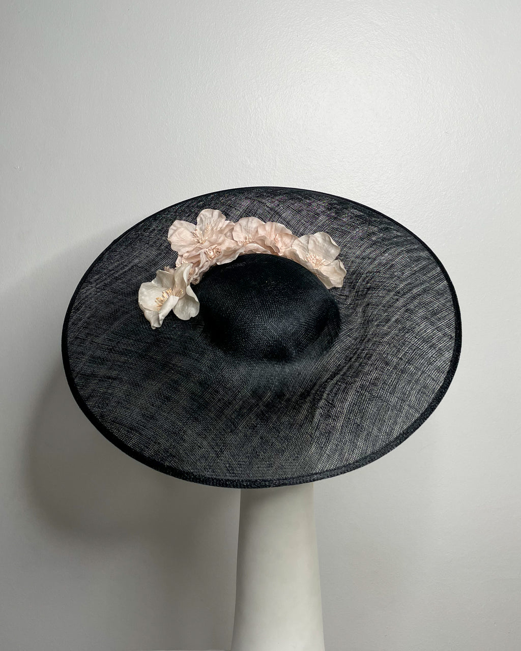 POPPY BLUSH Black curved disc with handmade silk poppies