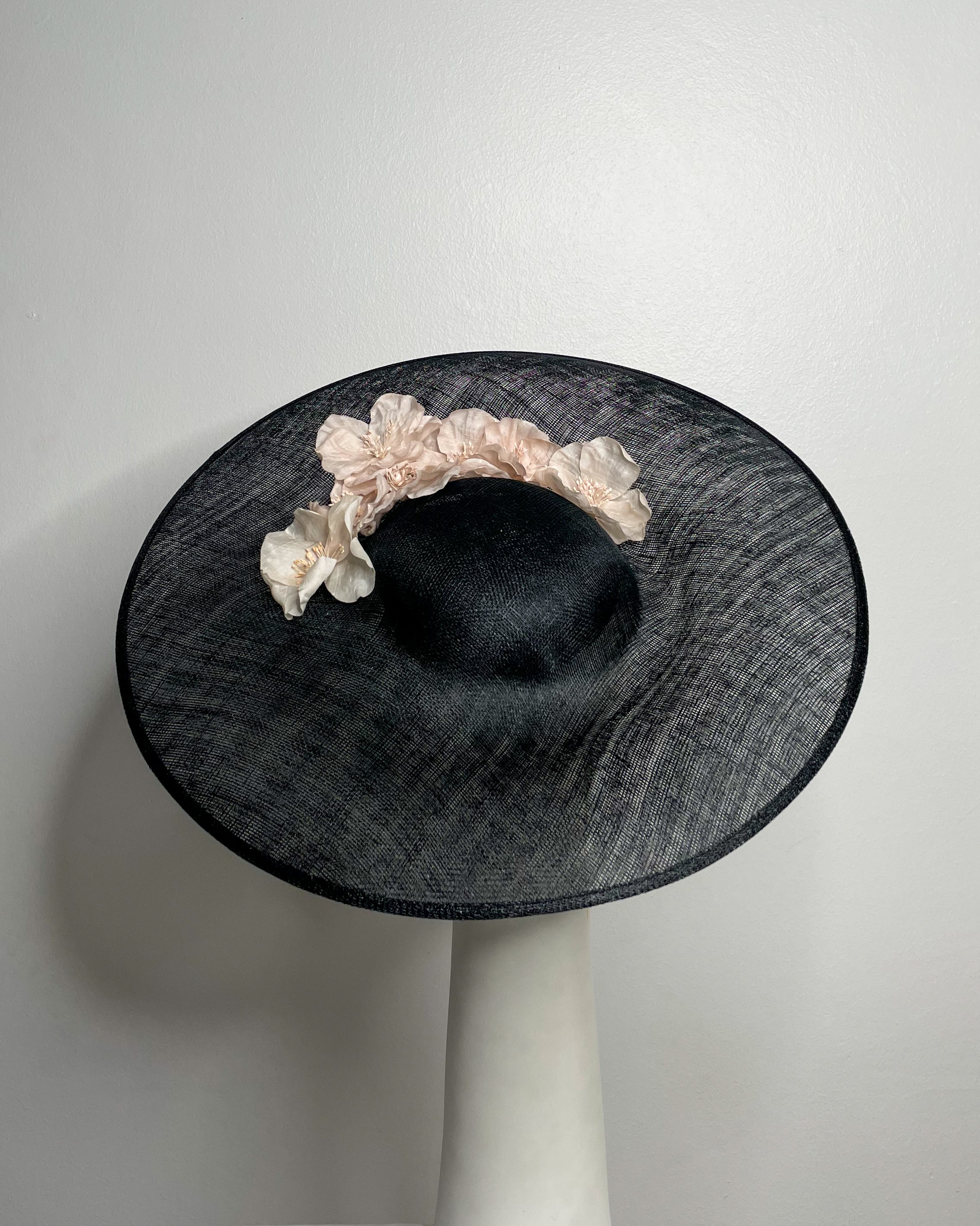POPPY BLUSH Black curved disc with handmade silk poppies